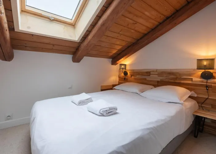 Duplex T3 With Terrace In