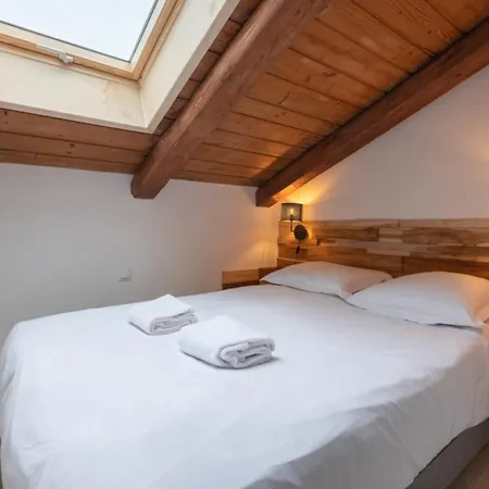 Duplex T3 With Terrace In